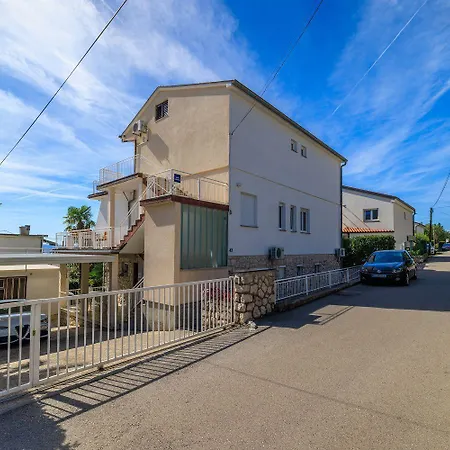 Mediterranes Nur 260 Meter Zum Mit Grill, Klima, Wifi Appartamento Dramalj